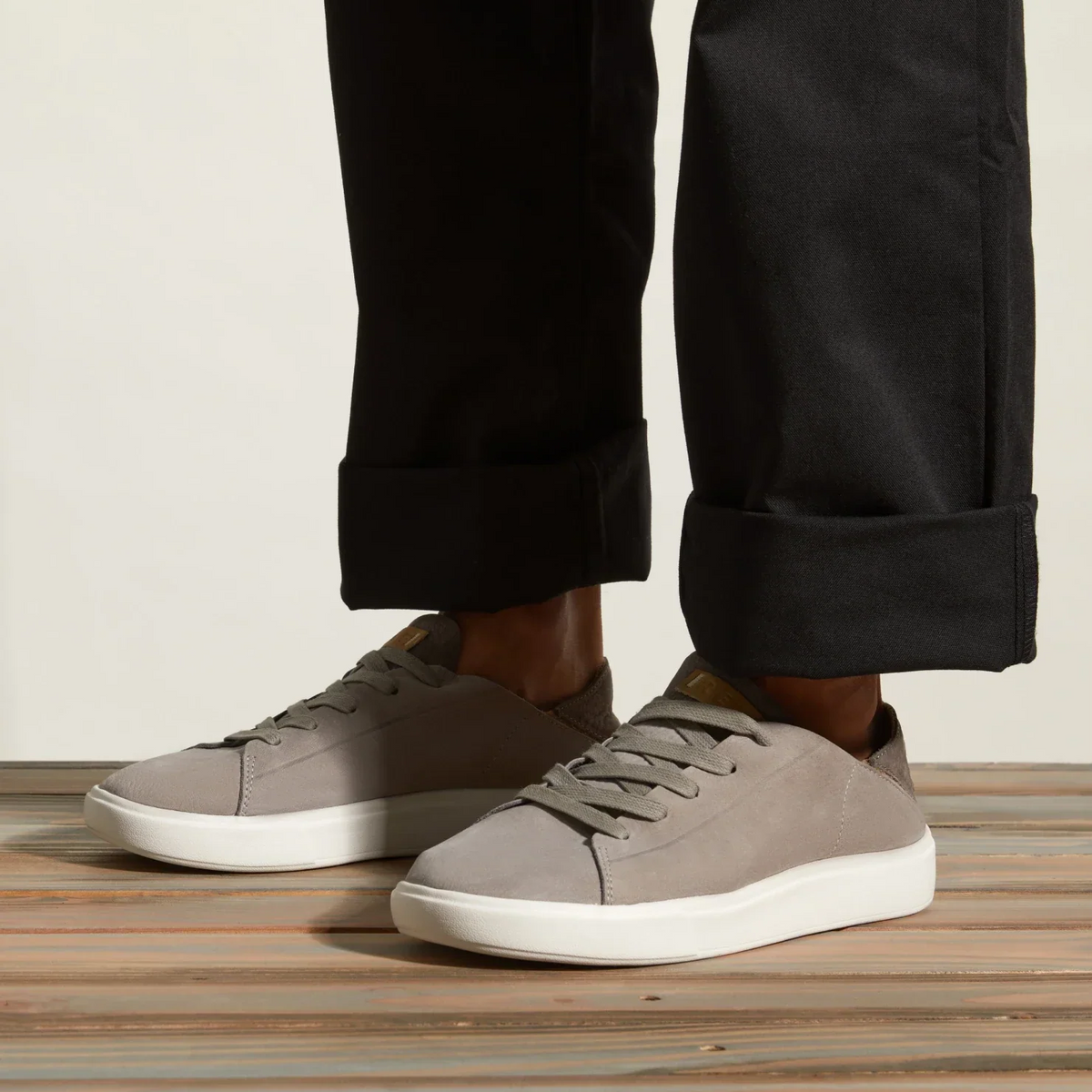 Terramar Leather men's shoes facing right, showing side and top view with soft-rebound cushioning and arch support.