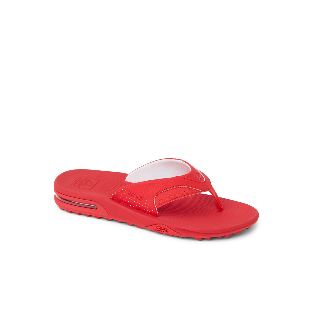 Right-facing Fanning Pregame men's red sandal with anatomical arch support and soft-rebound cushioning for beach comfort.